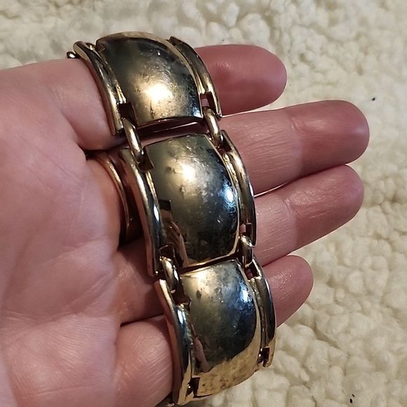 Vintage Gold Tone Chunky Monet Bracelet - Picture 3 of 9